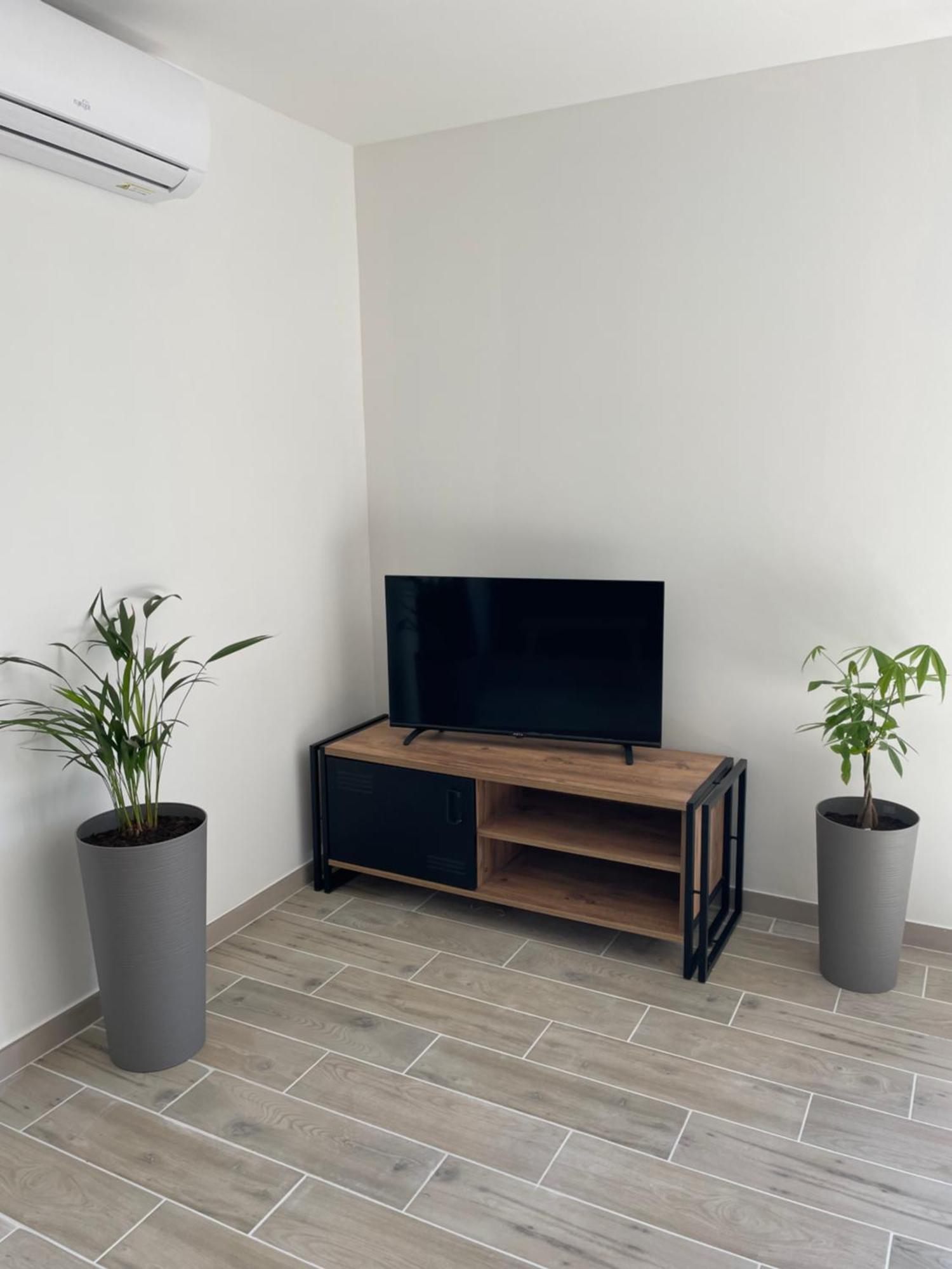 Maison De 40M2 Avec Jardin De 50M2 Orange  Bagian luar foto
